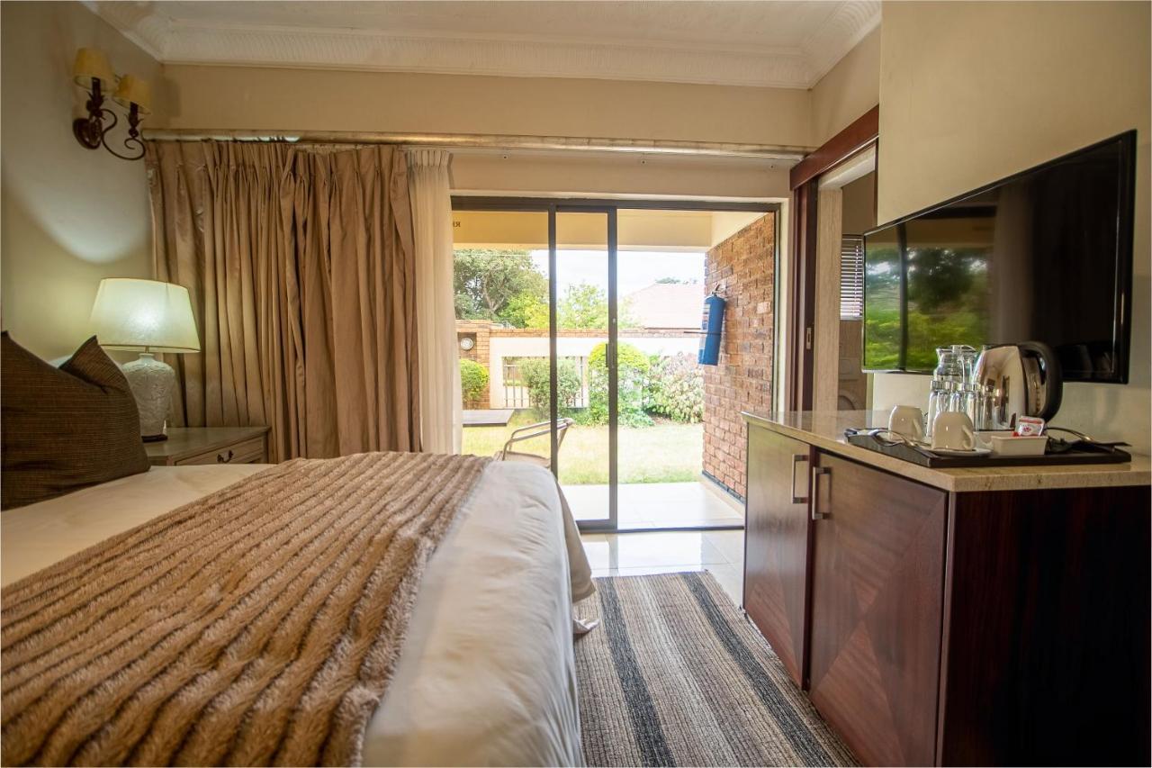 The Victoria Falls Deluxe Suites ภายนอก รูปภาพ