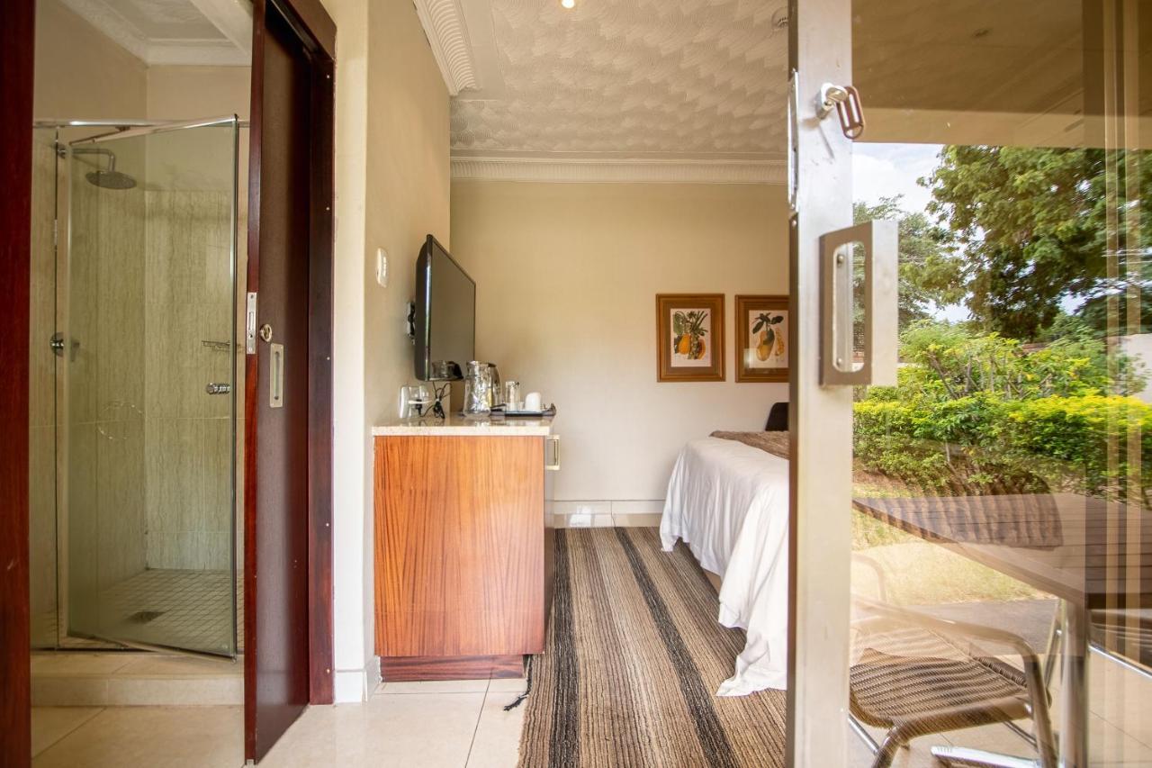 The Victoria Falls Deluxe Suites ภายนอก รูปภาพ
