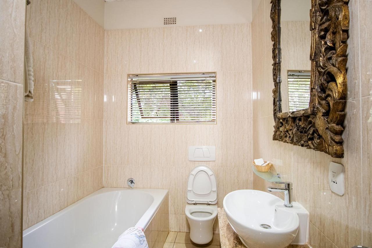 The Victoria Falls Deluxe Suites ภายนอก รูปภาพ