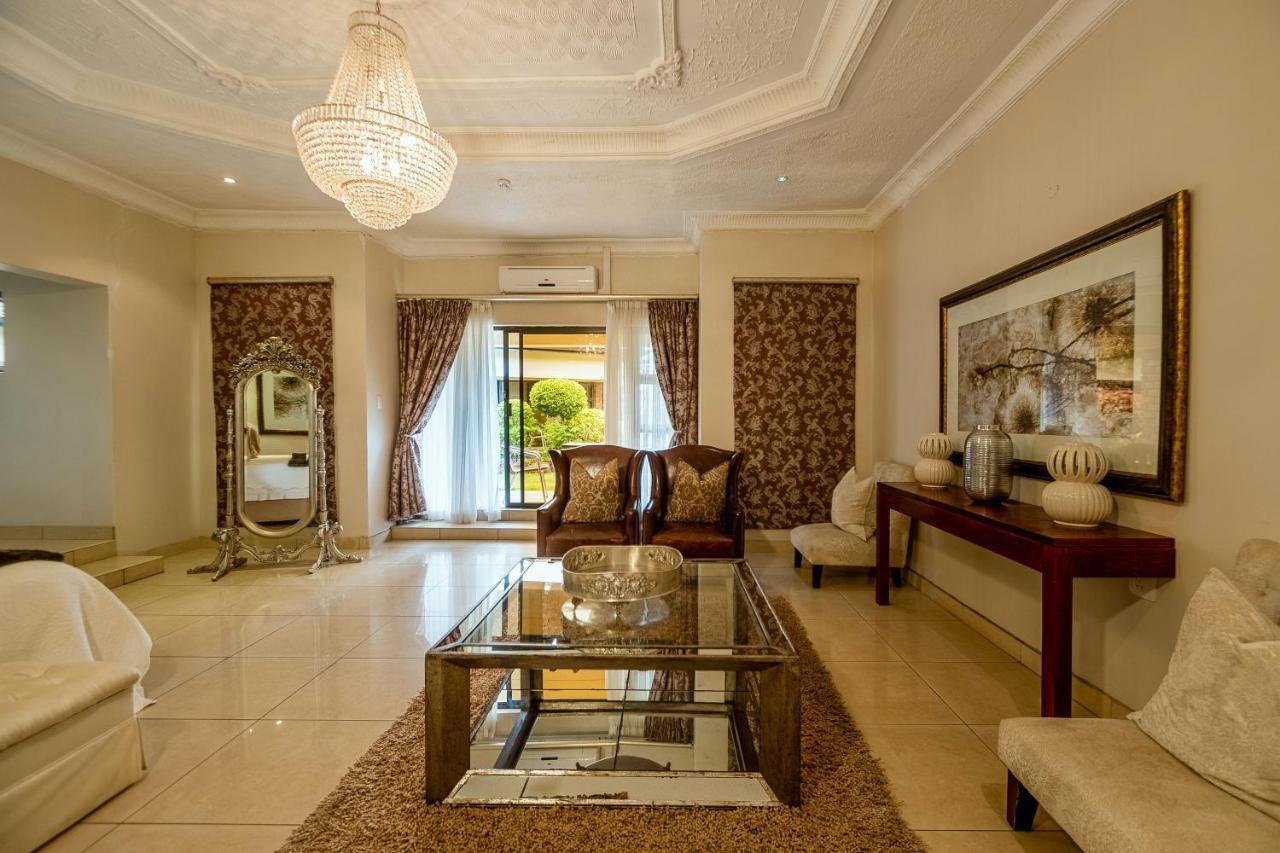 The Victoria Falls Deluxe Suites ภายนอก รูปภาพ