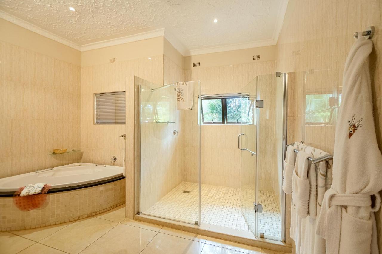 The Victoria Falls Deluxe Suites ภายนอก รูปภาพ