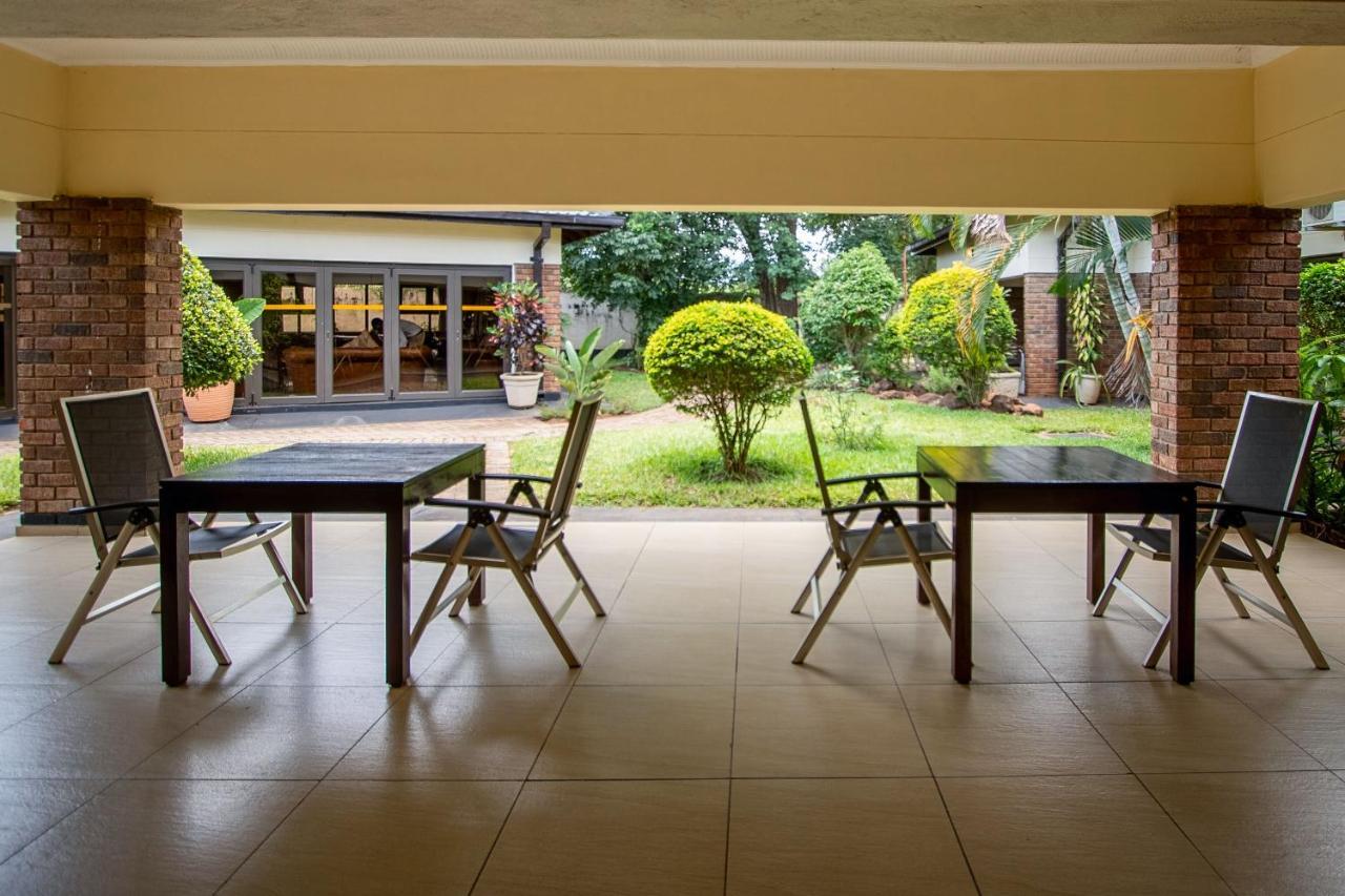 The Victoria Falls Deluxe Suites ภายนอก รูปภาพ