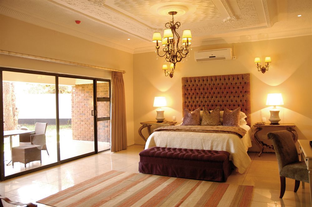 The Victoria Falls Deluxe Suites ภายนอก รูปภาพ