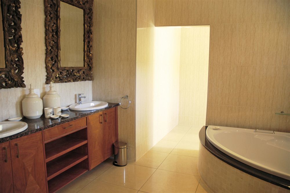 The Victoria Falls Deluxe Suites ภายนอก รูปภาพ