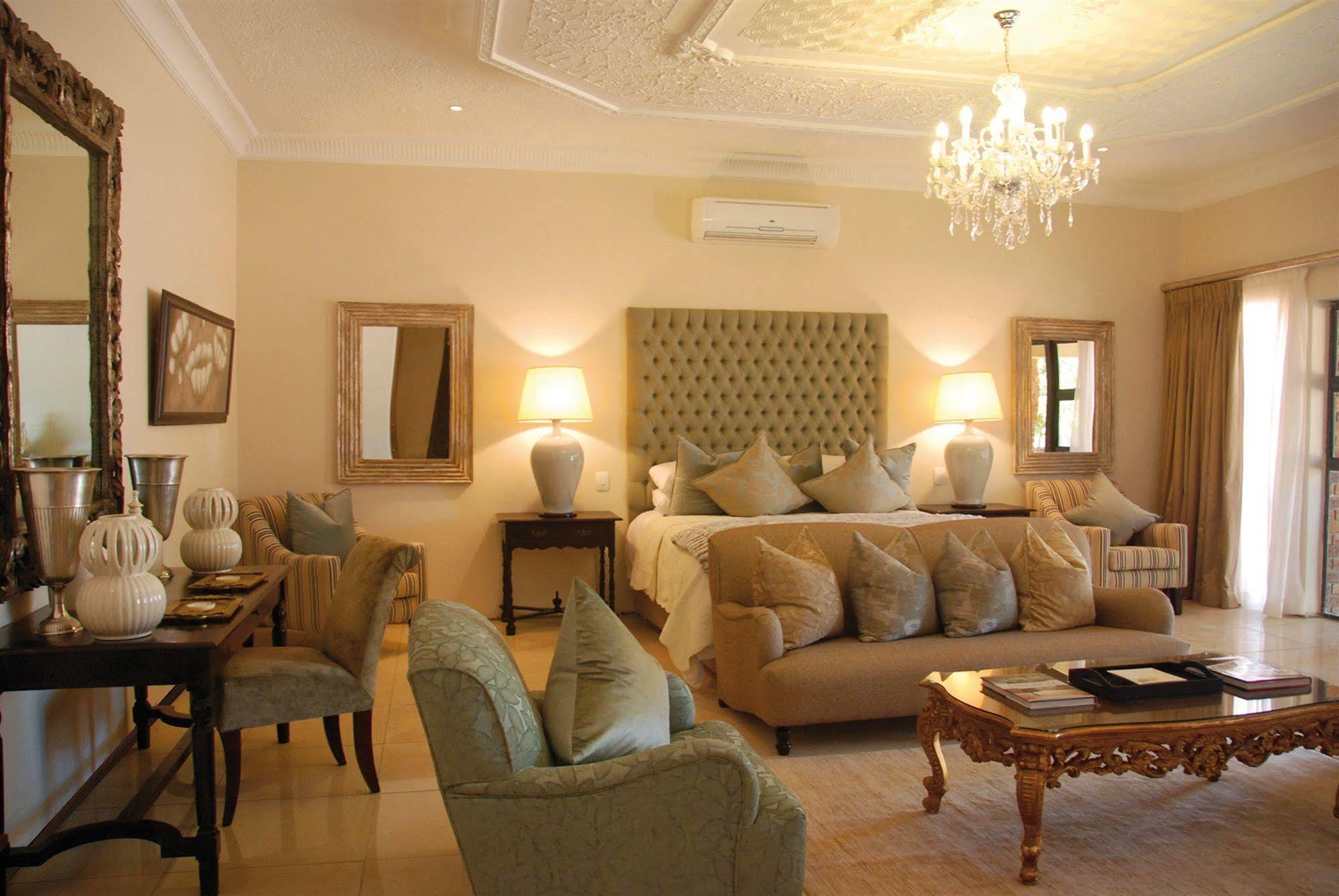 The Victoria Falls Deluxe Suites ภายนอก รูปภาพ